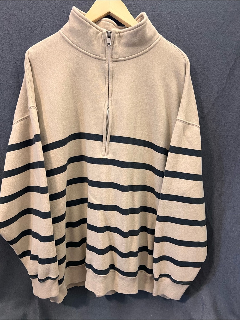 Abercrombie women’s sweatshirt size XXL